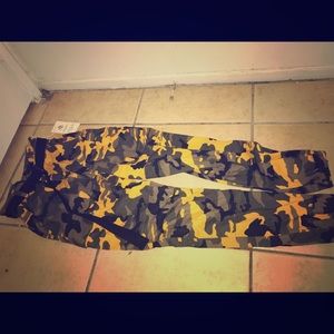 camo twill joggers size small